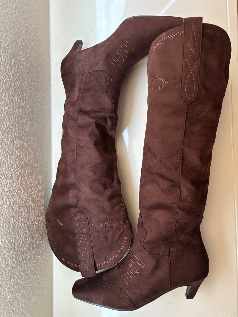 Brand New! Women's Dark Brown Suede Knee-High Boots (size: 8.5)